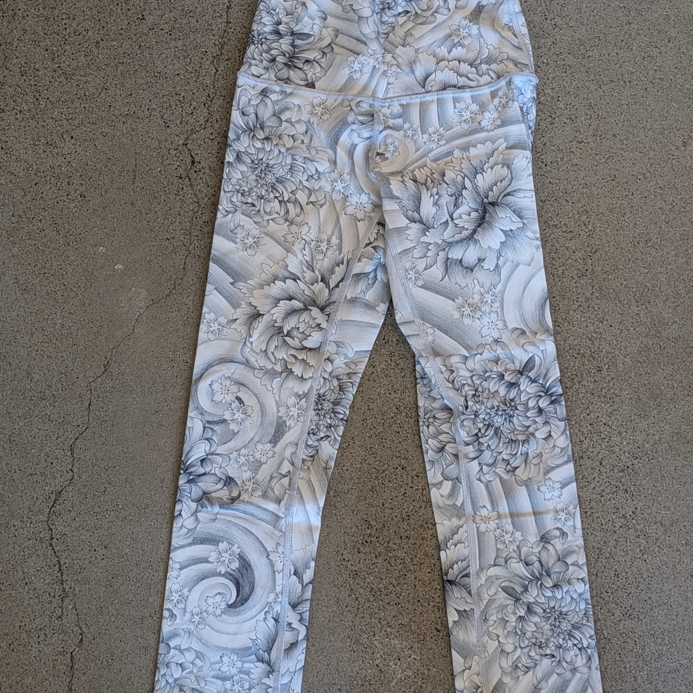 Lululemon Floral Pattern Yoga Pants